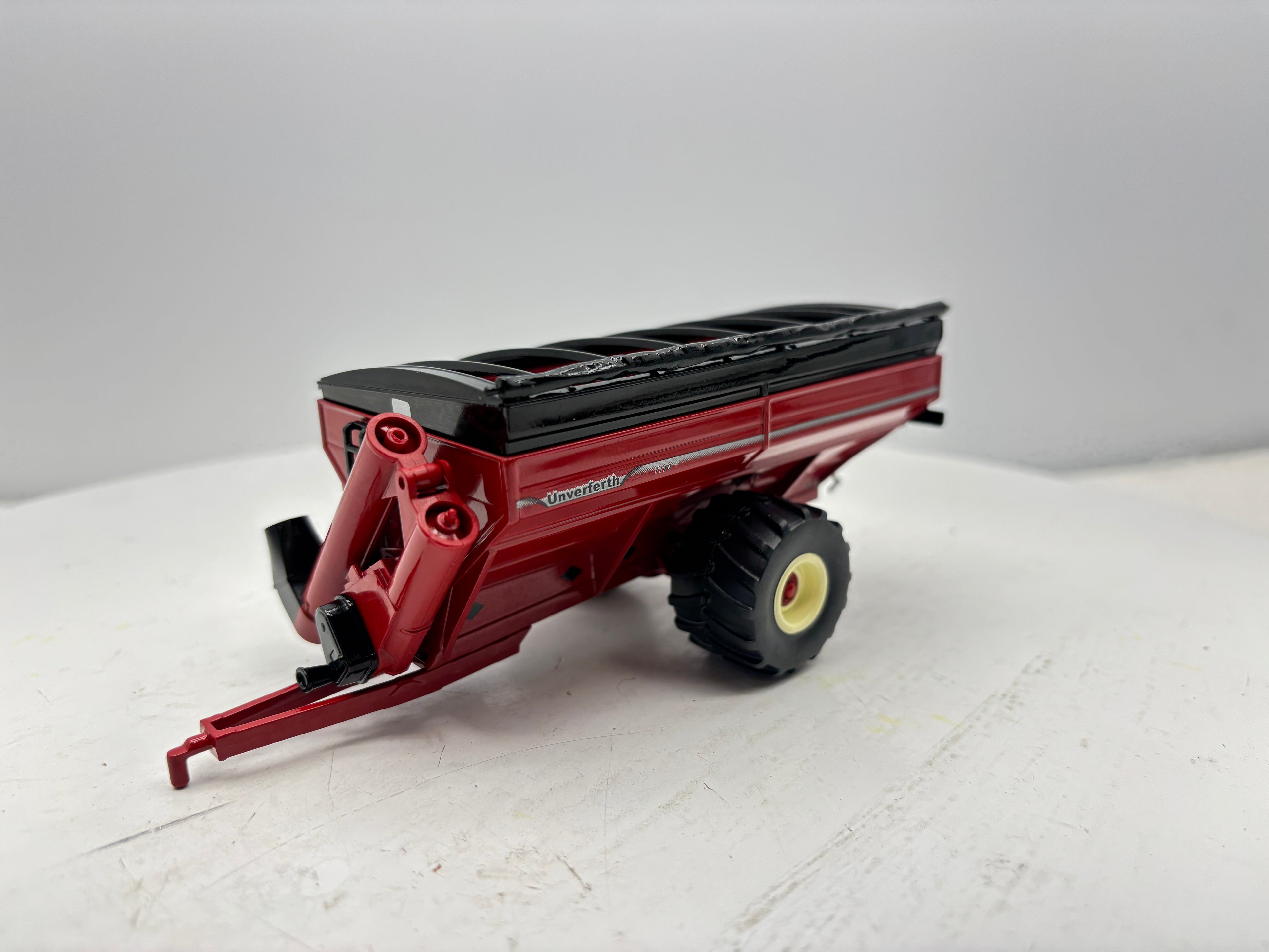 1/64 Unverferth 1110 Dual-Auger Grain Cart