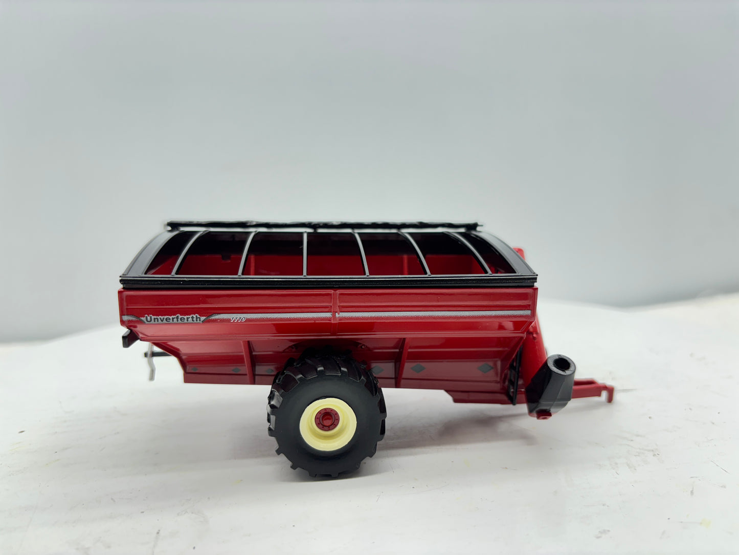 1/64 Unverferth 1110 Dual-Auger Grain Cart