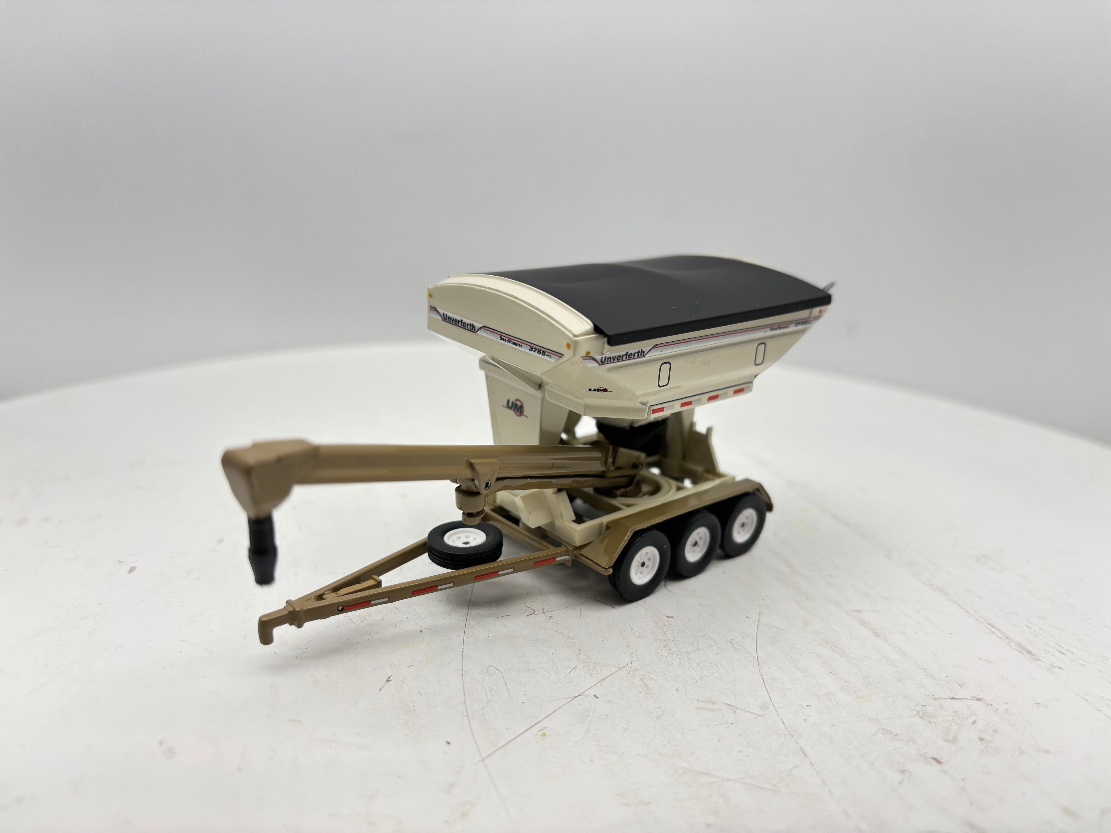 1/64 Unverferth 3755XL Tridem Seed Tender