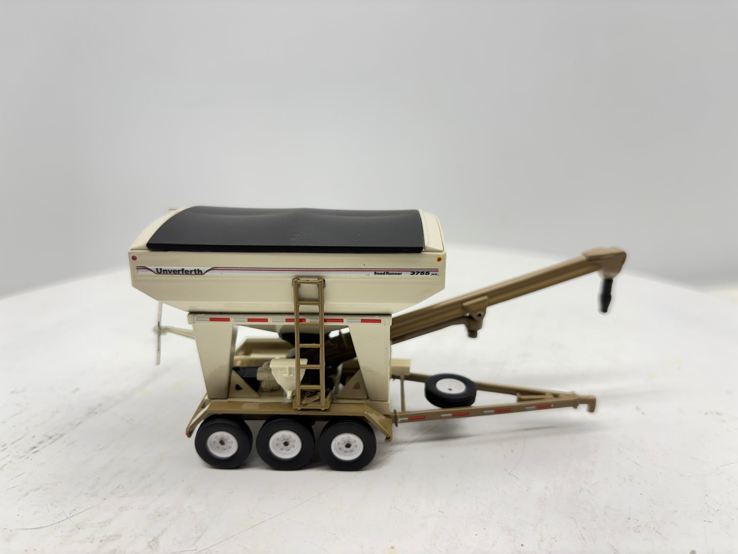1/64 Unverferth 3755XL Tridem Seed Tender