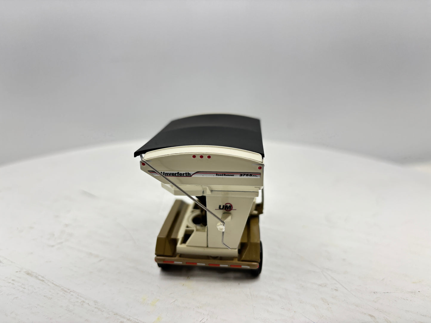 1/64 Unverferth 3755XL Tridem Seed Tender