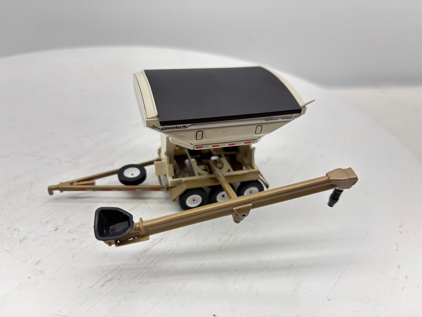 1/64 Unverferth 3755XL Tridem Seed Tender