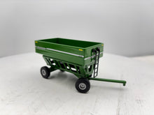 1/64 Unverferth 630 Green Gravity Wagon