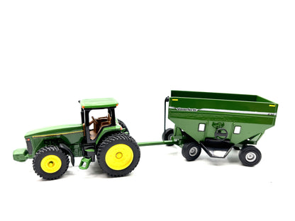 1/64 Unverferth 630 Green Gravity Wagon