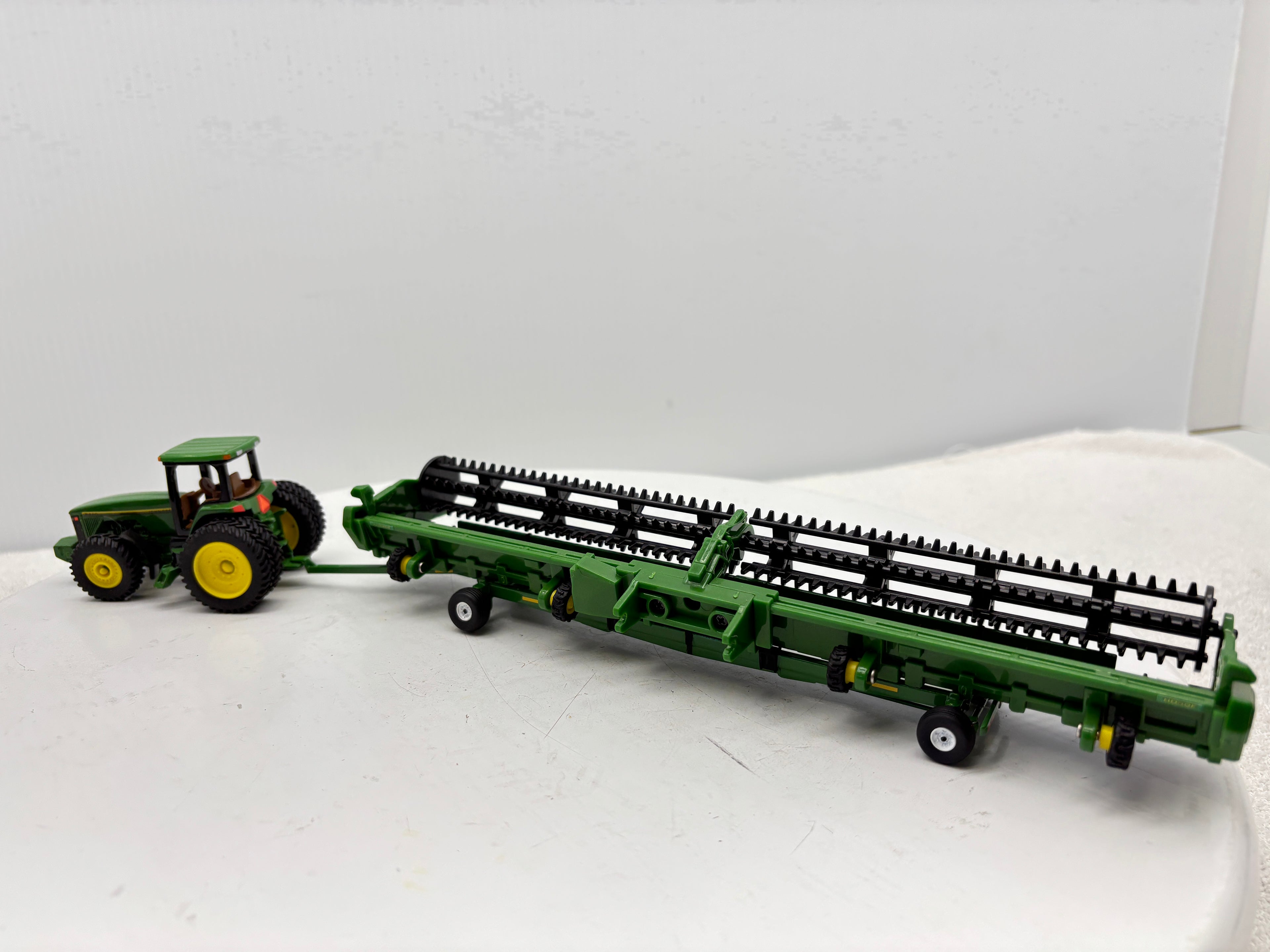 1/64 Unverferth AWS Header Cart Green