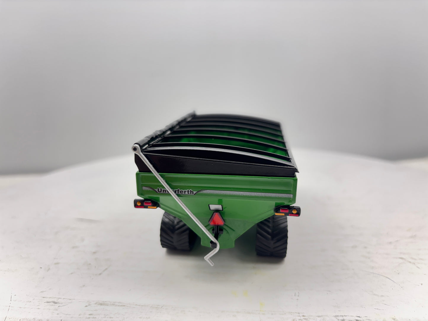 1/64 Unverferth Dual-Auger 1110 Tracks