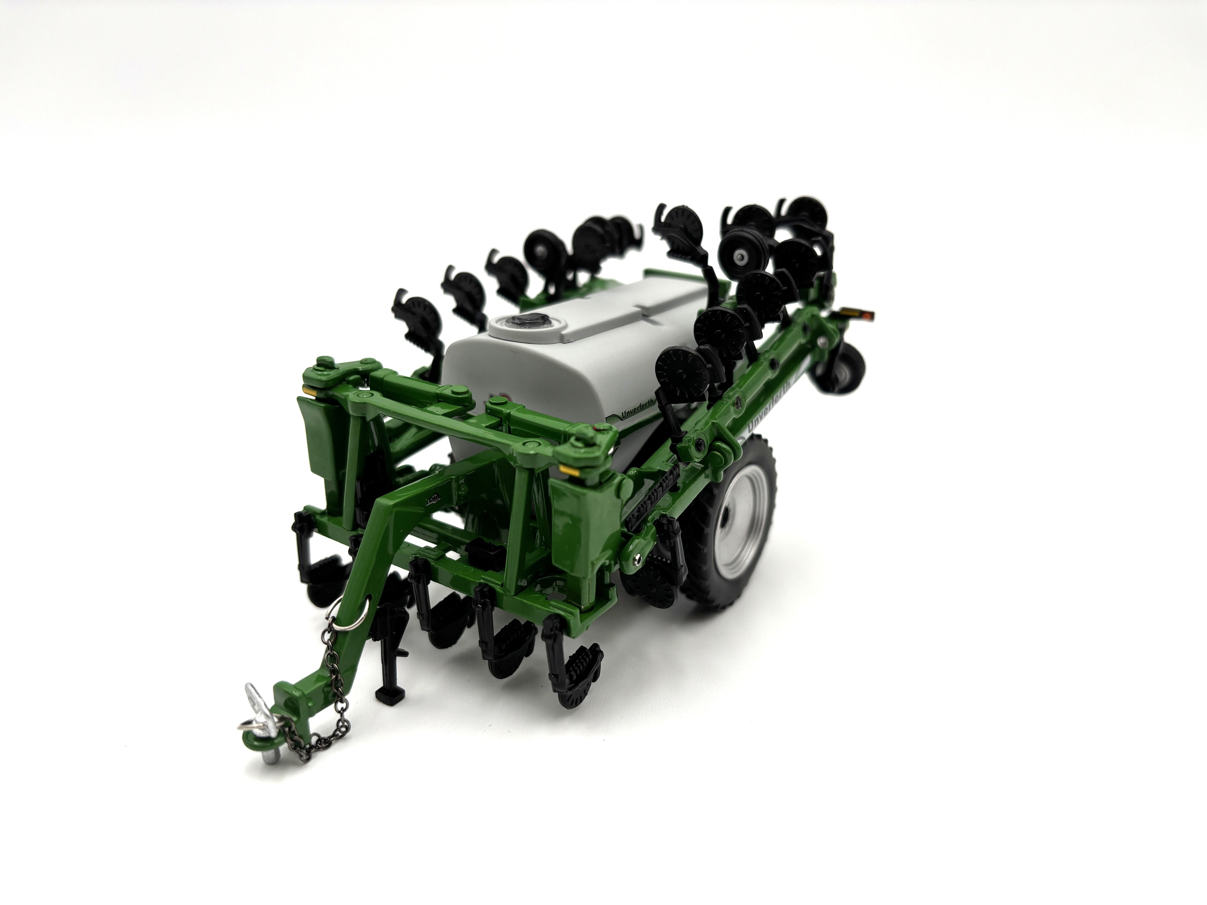 1/64 Unverferth Nutrimax 2600 - Green Wheeled