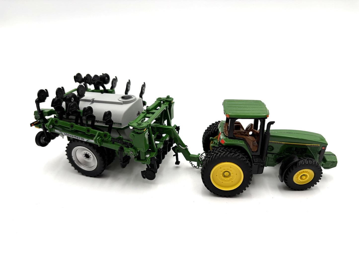 1/64 Unverferth Nutrimax 2600 - Green Wheeled