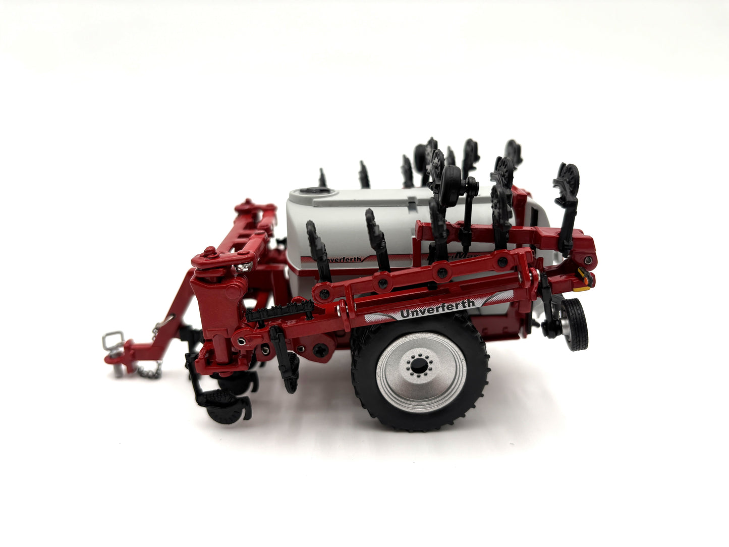 1/64 Unverferth Nutrimax 2600 - Red Wheeled