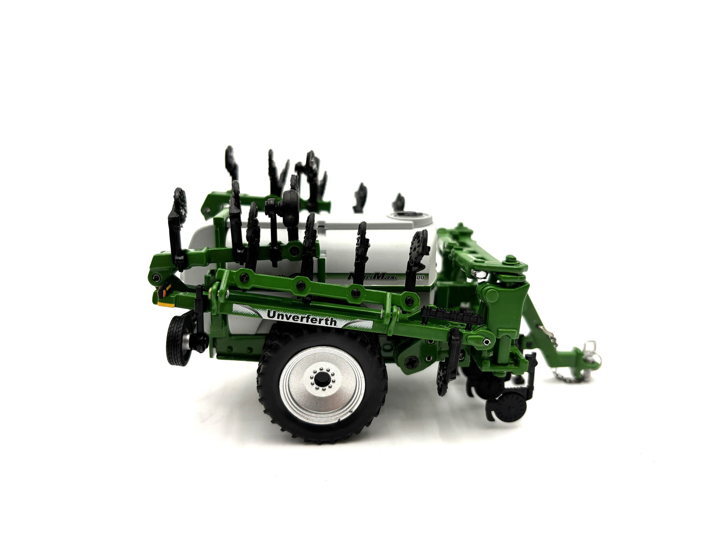 1/64 Unverferth Nutrimax 2600 - Green Wheeled