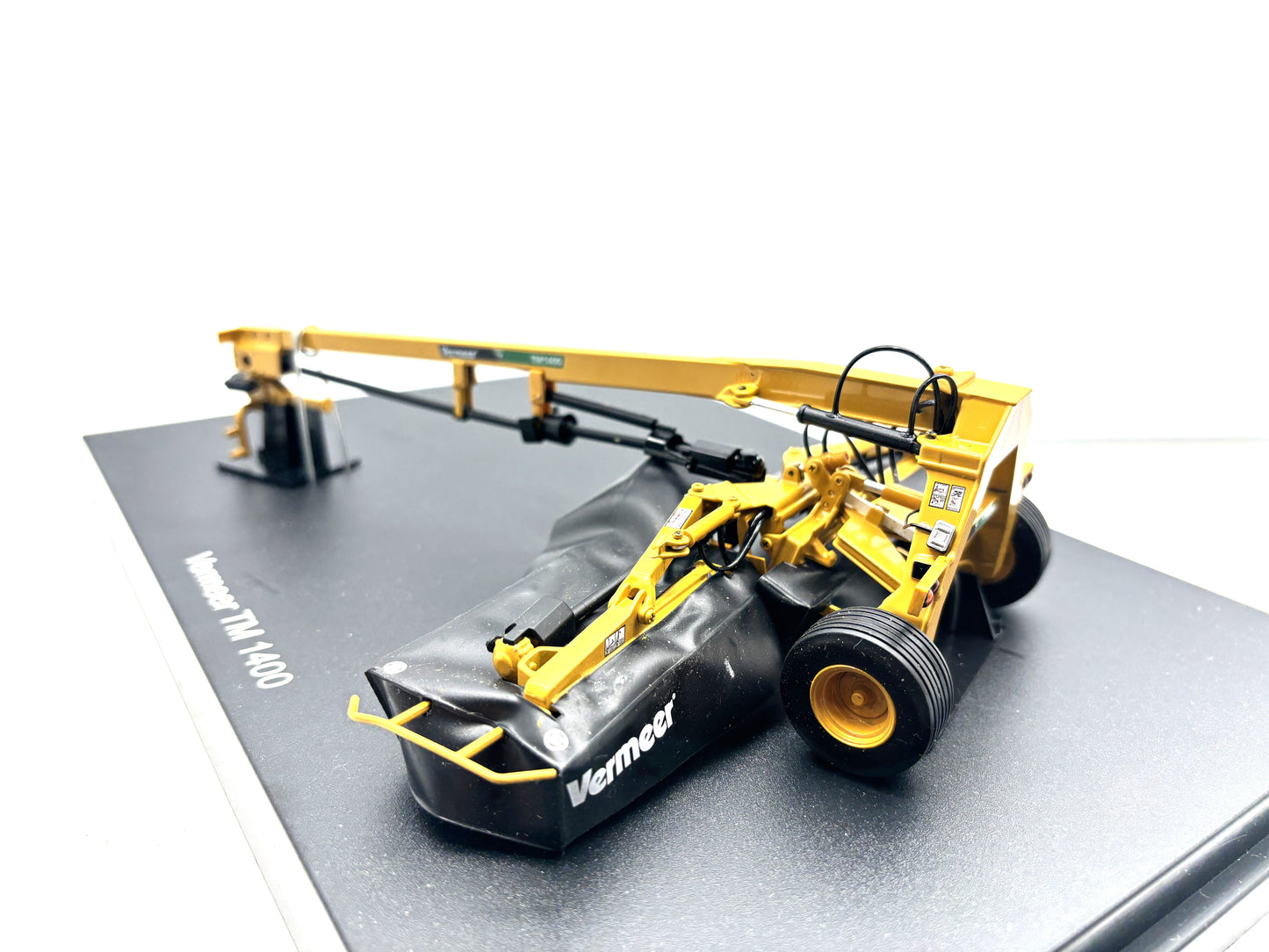 1/32 Vermeer TM 1400