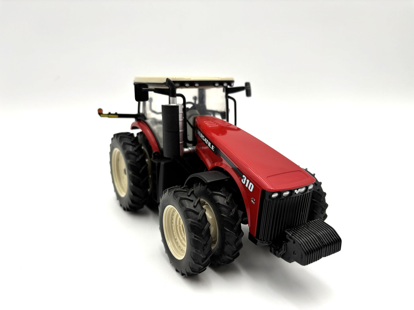 1/32 Versatile 310 MFWD Intro Edition