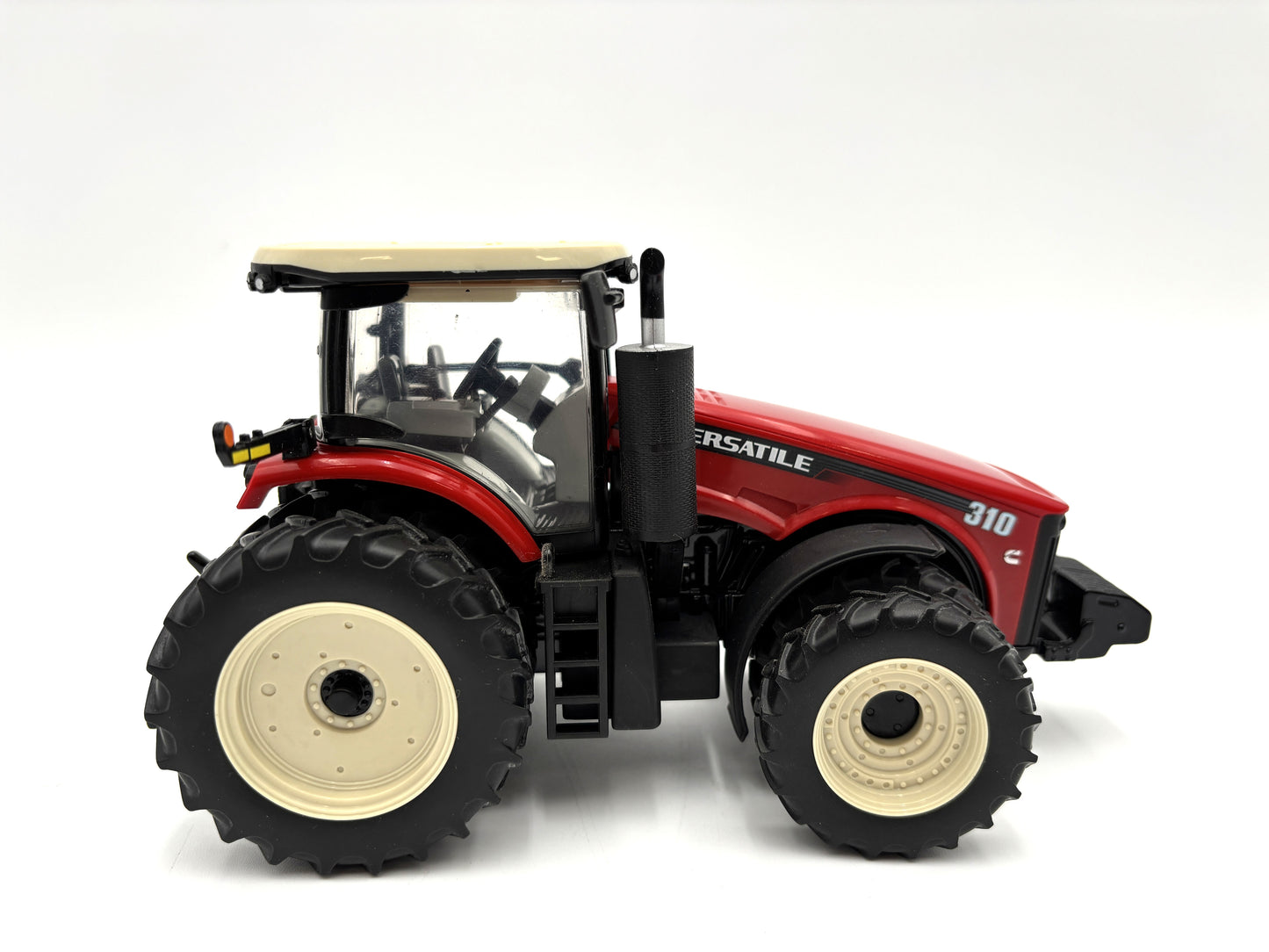 1/32 Versatile 310 MFWD Intro Edition