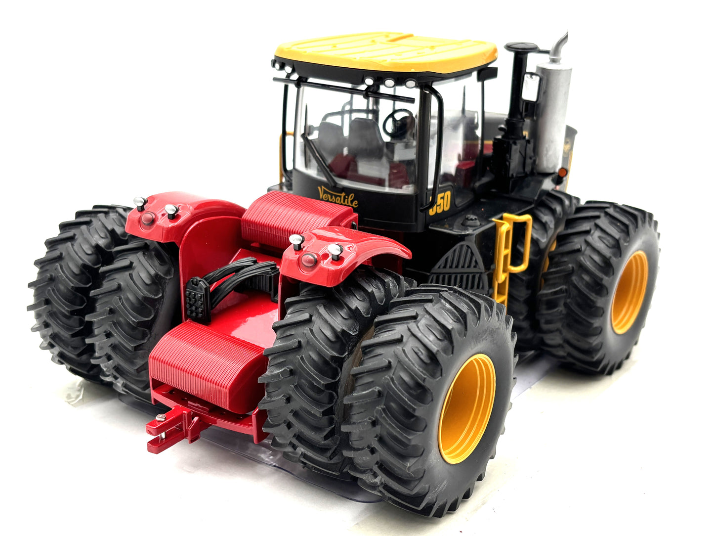 1/32 Versatile 4WD-550 50 Years of Power