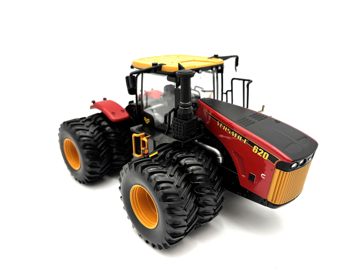 1/32 Versatile 620 Prestige