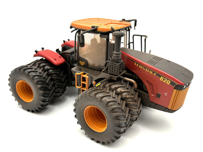 1/32 Versatile 620 "Muddy" Dealer Meeting