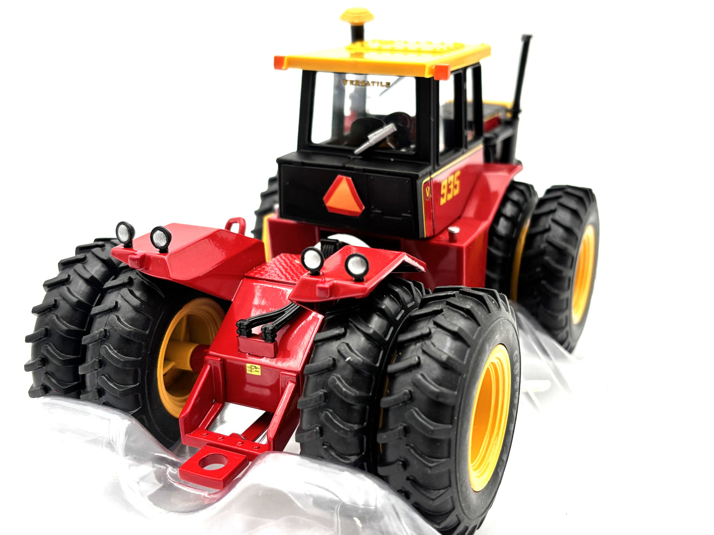 1/32 Versatile 935 2011 NFTS