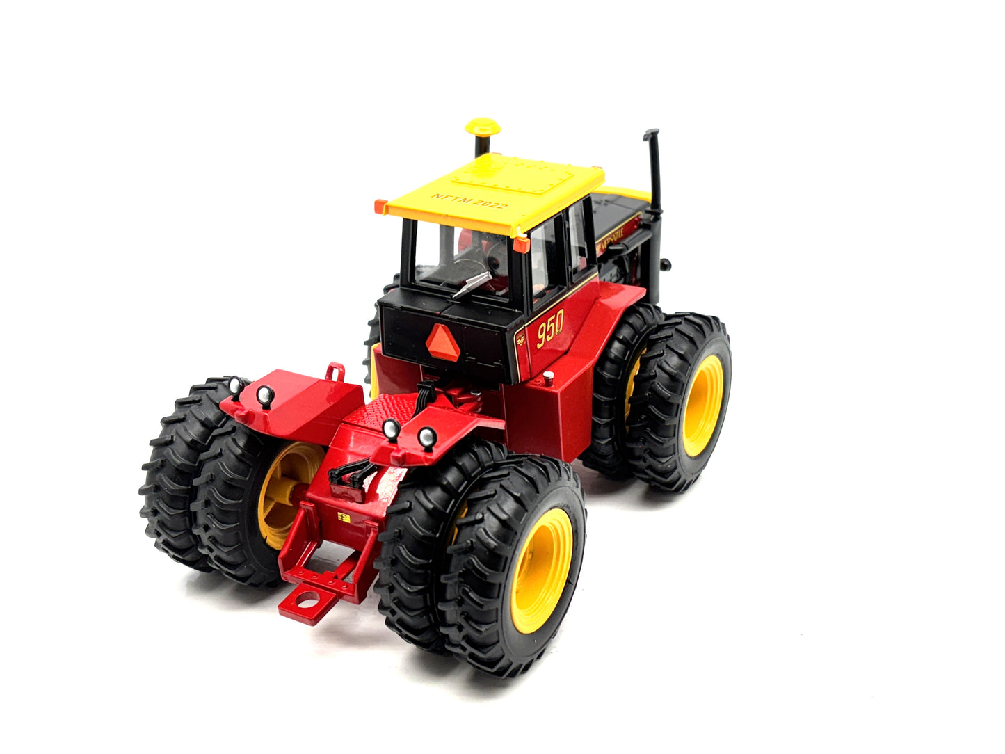 1/32 Versatile 950 NFTM