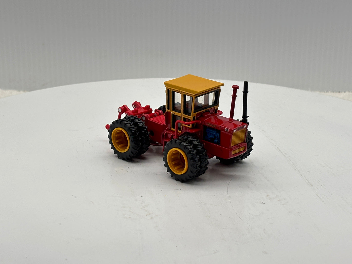 1/64 Versatile 125 Prestige