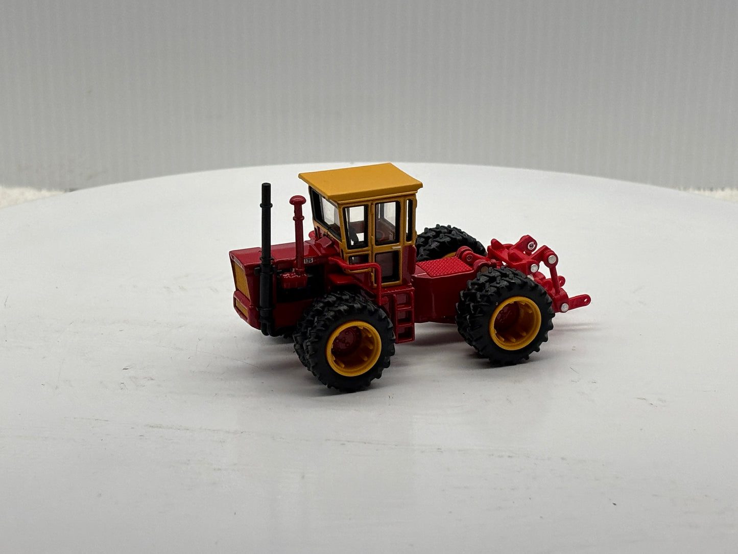 1/64 Versatile 125 Prestige