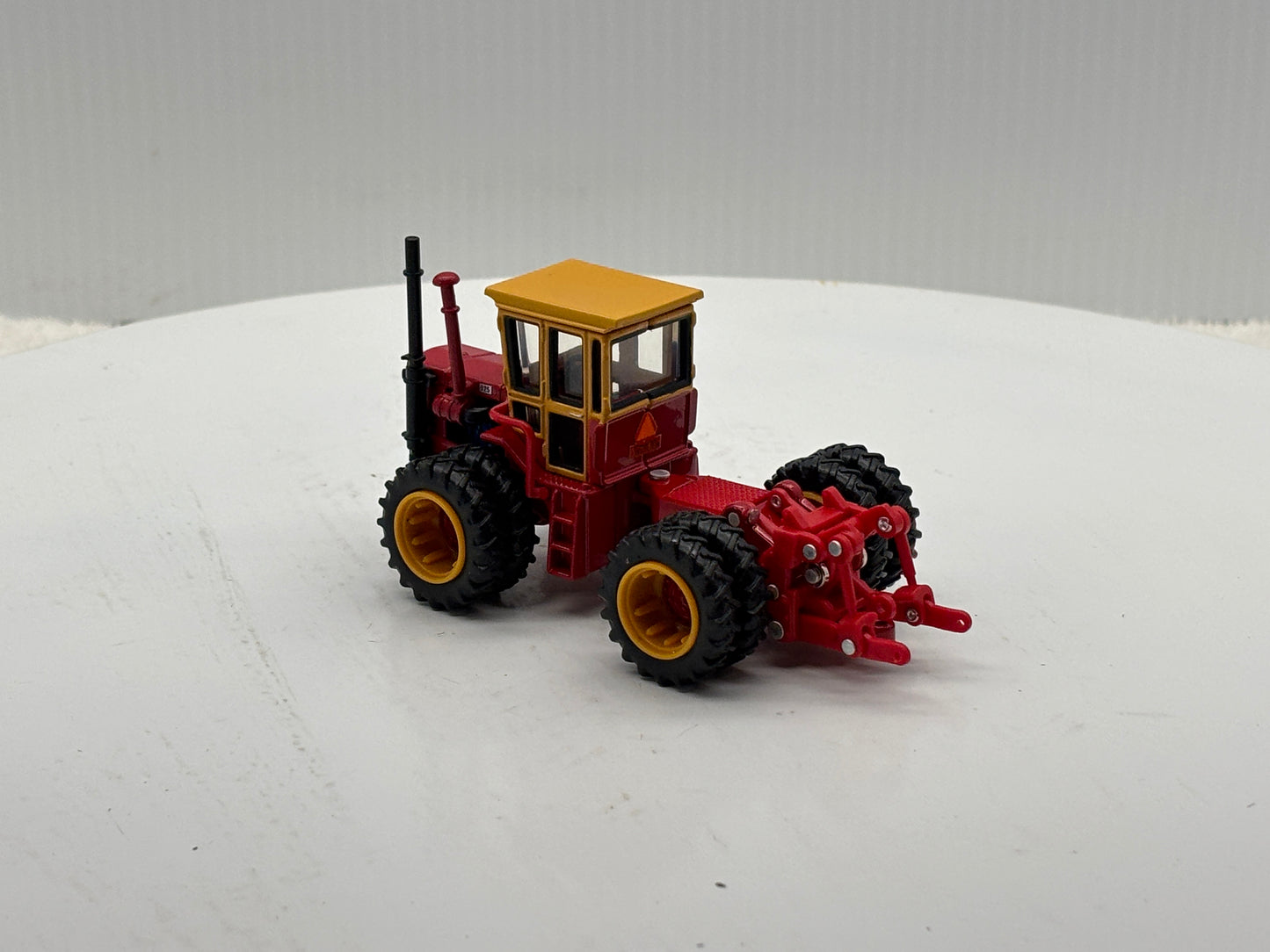 1/64 Versatile 125 Prestige