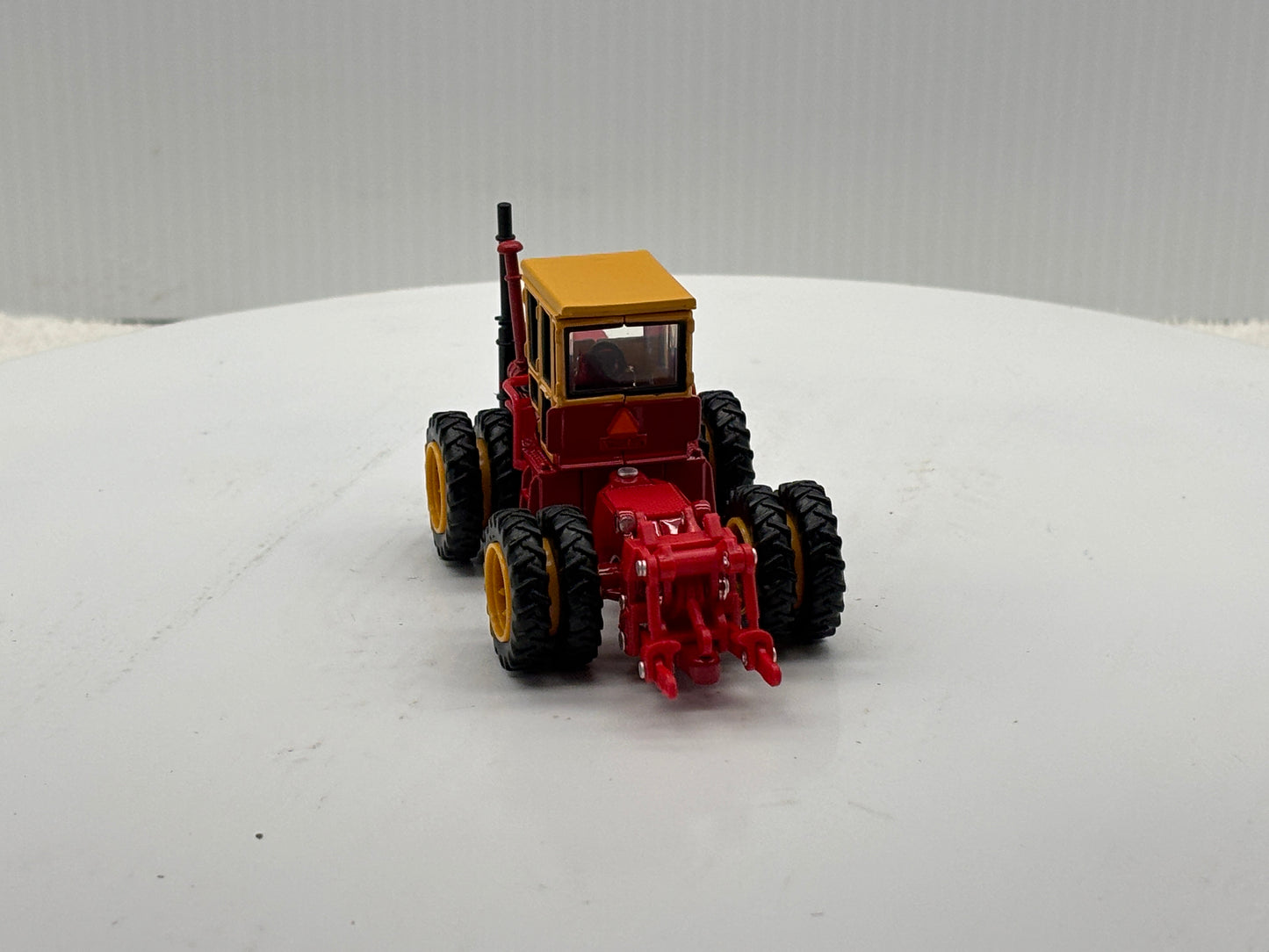 1/64 Versatile 125 Prestige