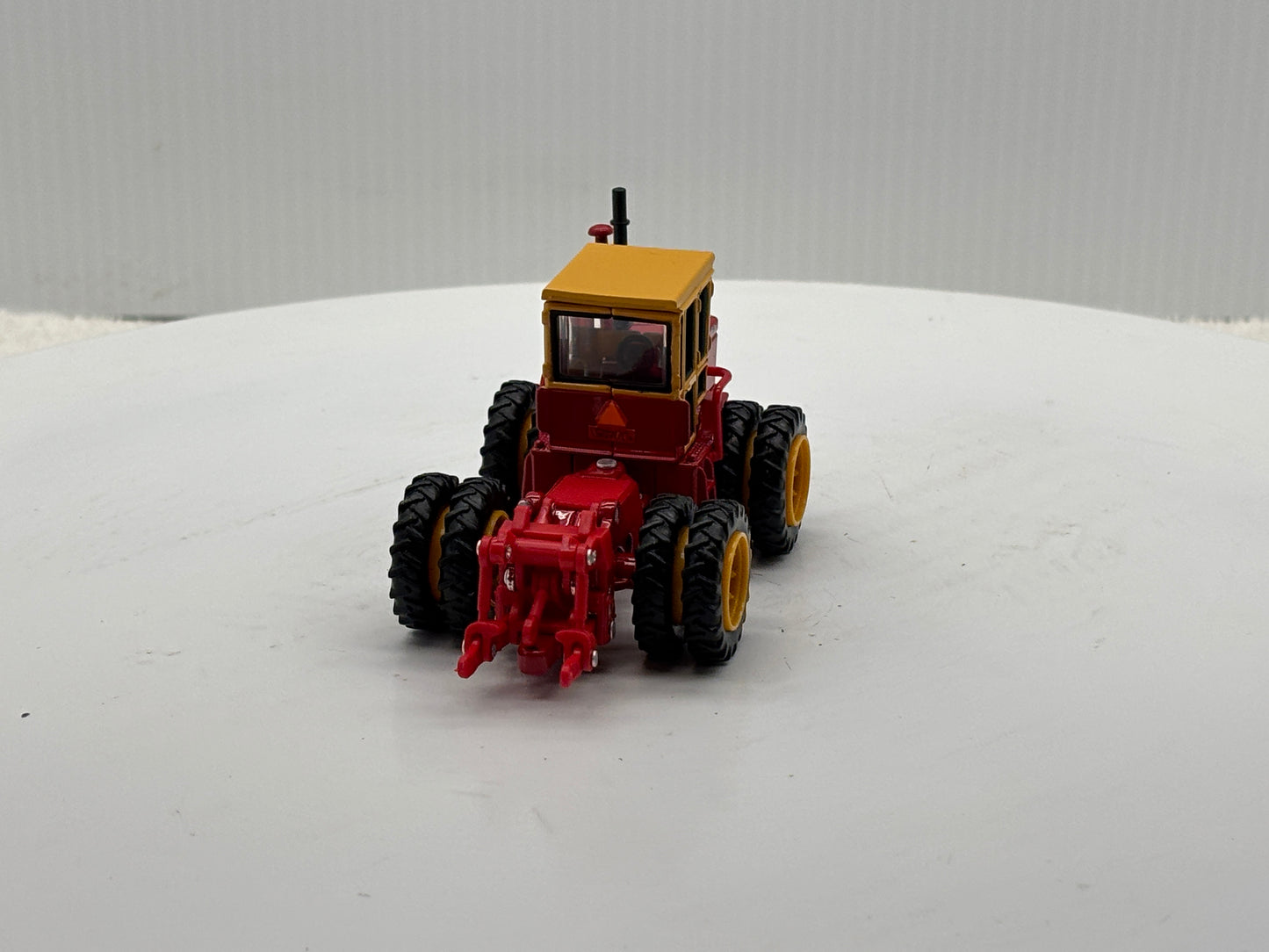 1/64 Versatile 125 Prestige