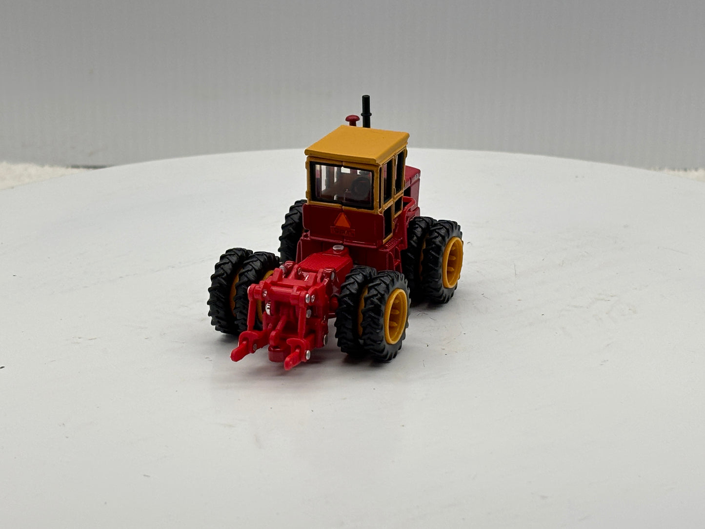 1/64 Versatile 125 Prestige