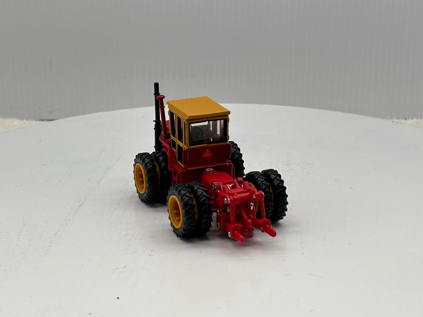 1/64 Versatile 125 Prestige