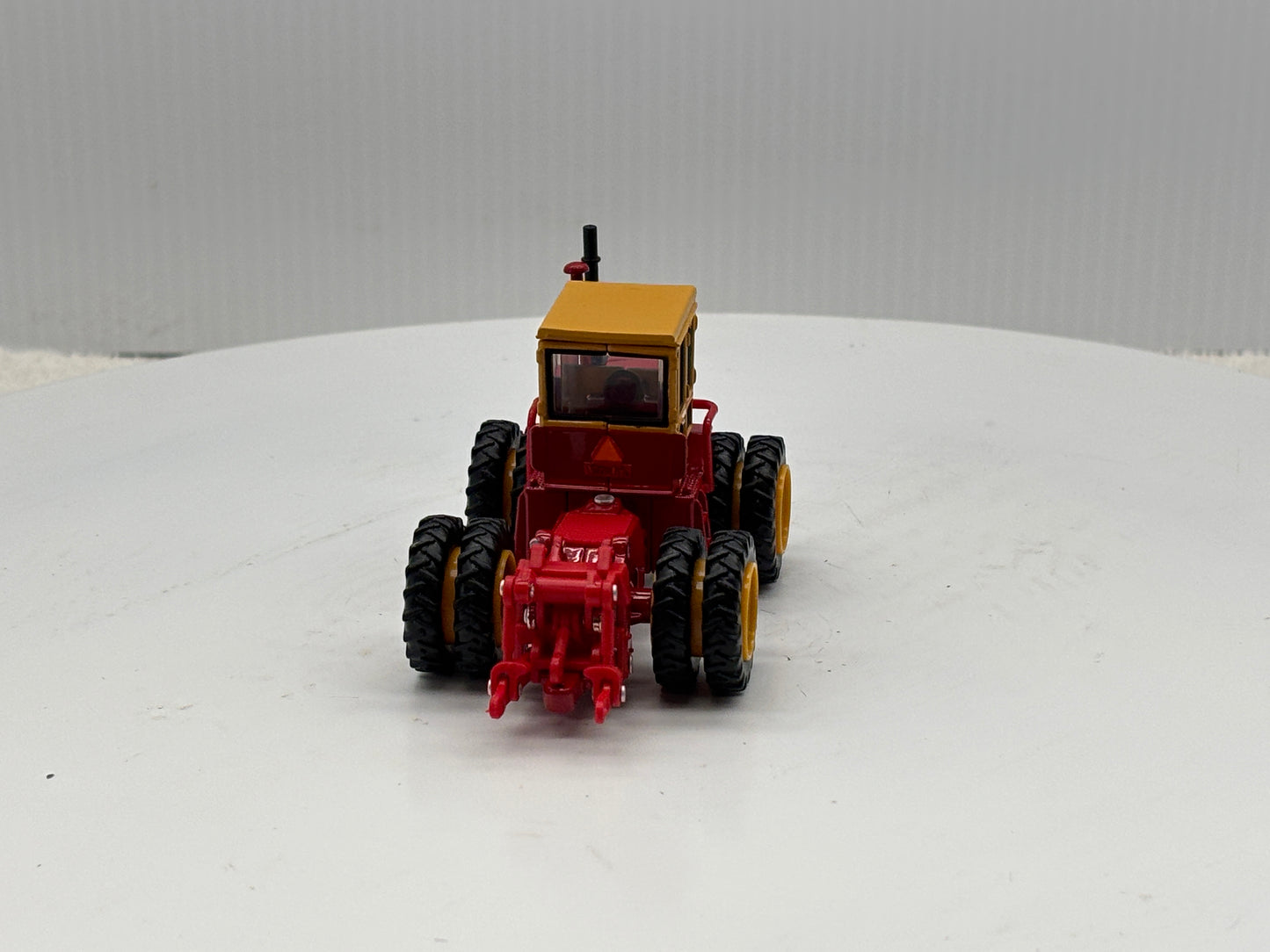 1/64 Versatile 125 Prestige