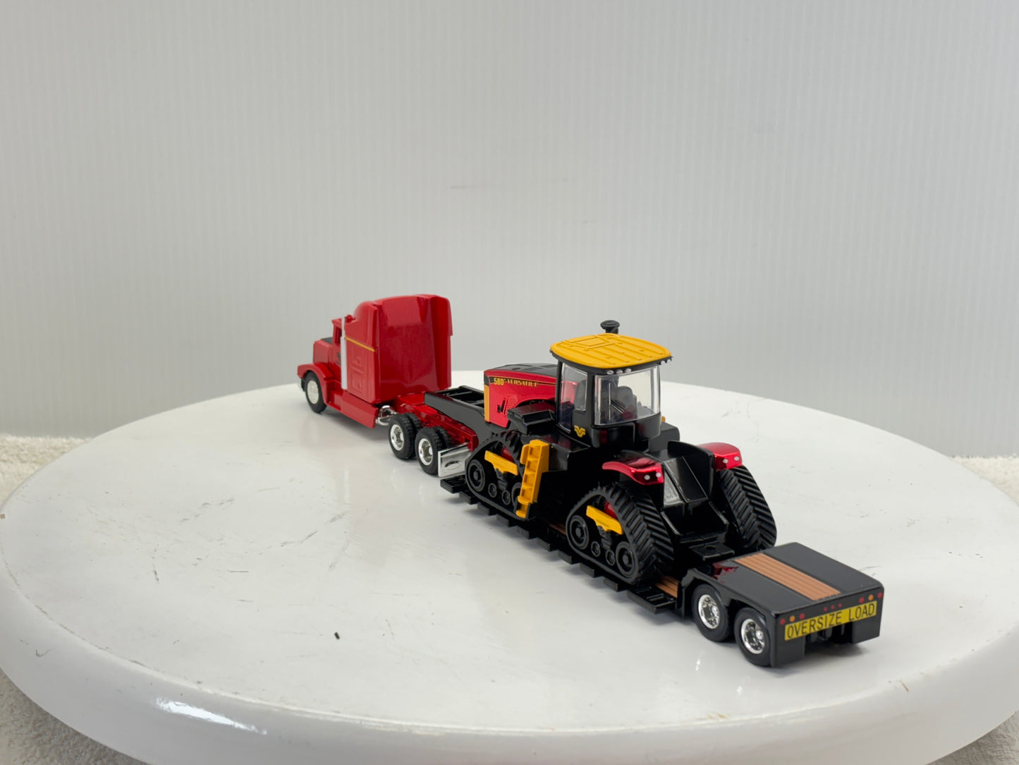 1/64 Versatile 580 DeltaTrak Chase