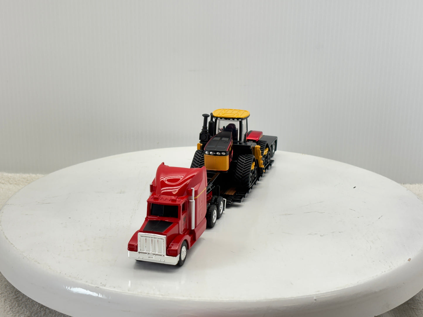 1/64 Versatile 580 DeltaTrak Chase
