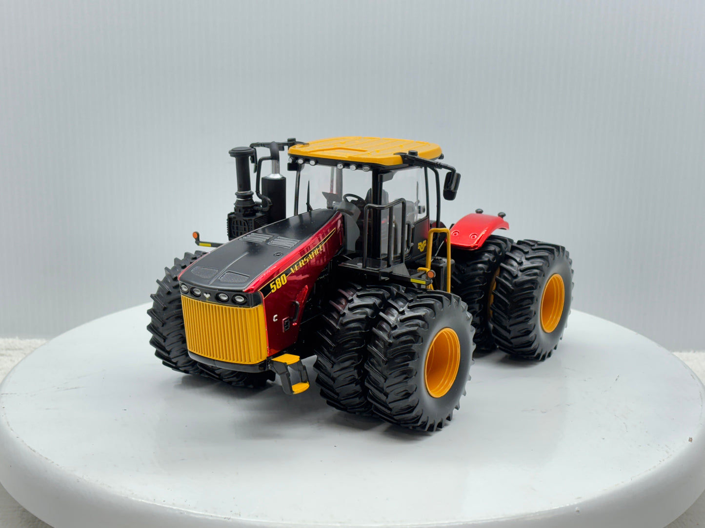 1/32 Versatile 580 Red Chrome Custom