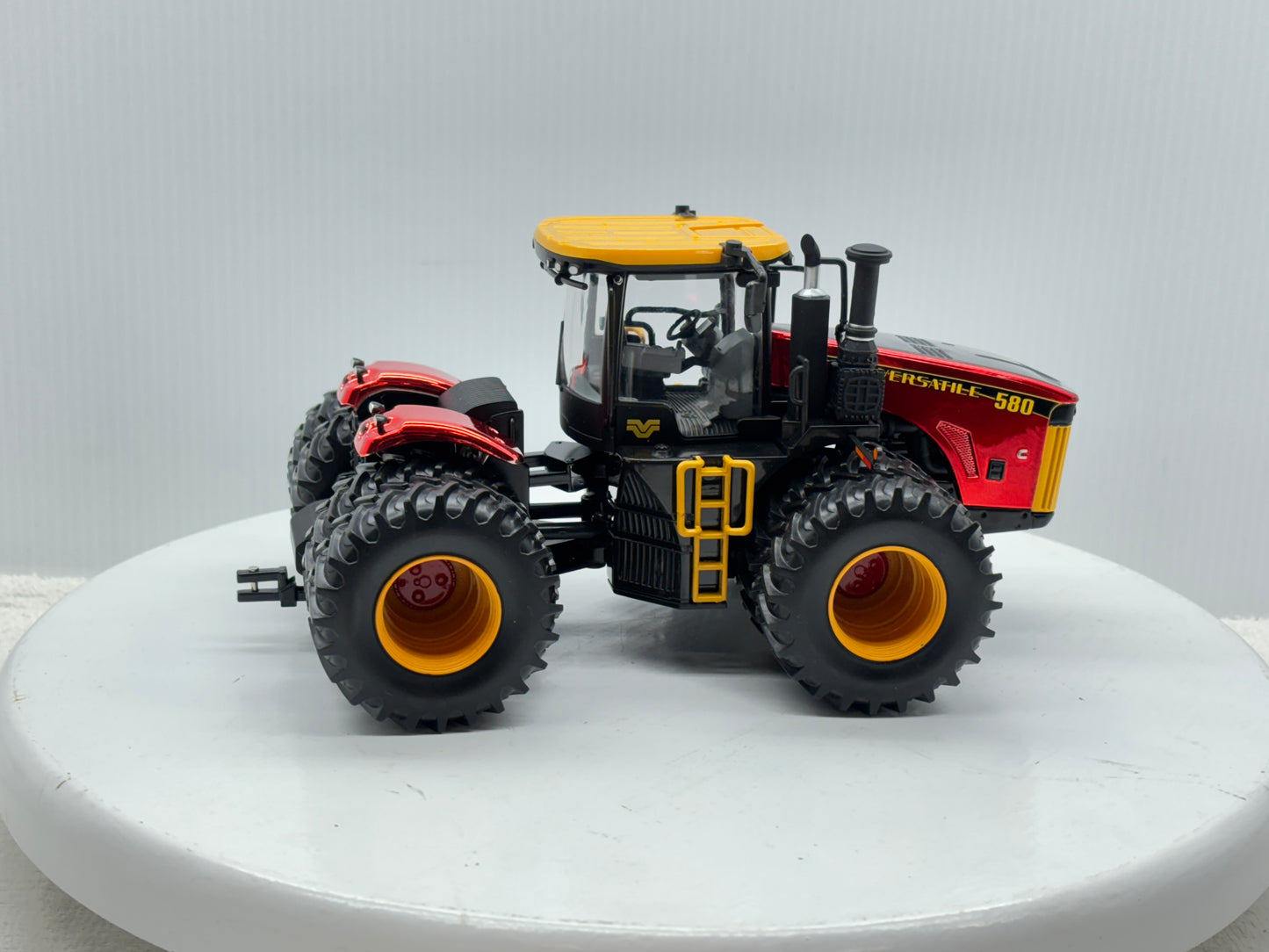 1/32 Versatile 580 Red Chrome Custom