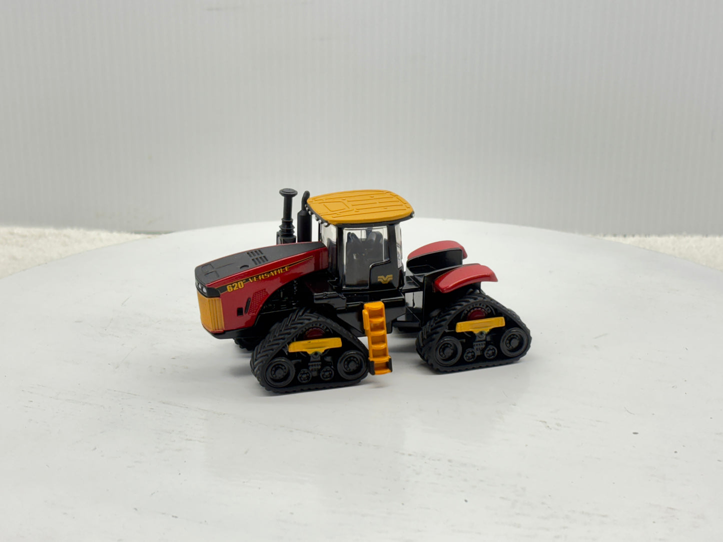 1/64 Versatile 620 DeltaTrak