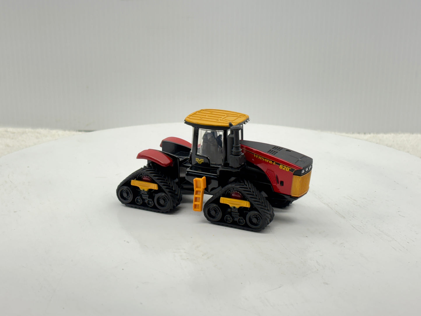 1/64 Versatile 620 DeltaTrak