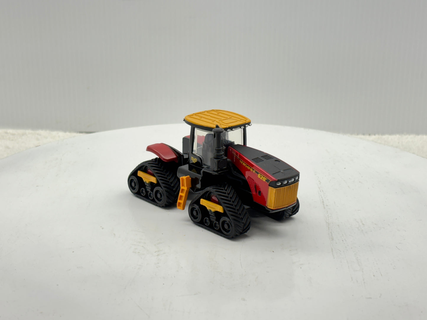 1/64 Versatile 620 DeltaTrak