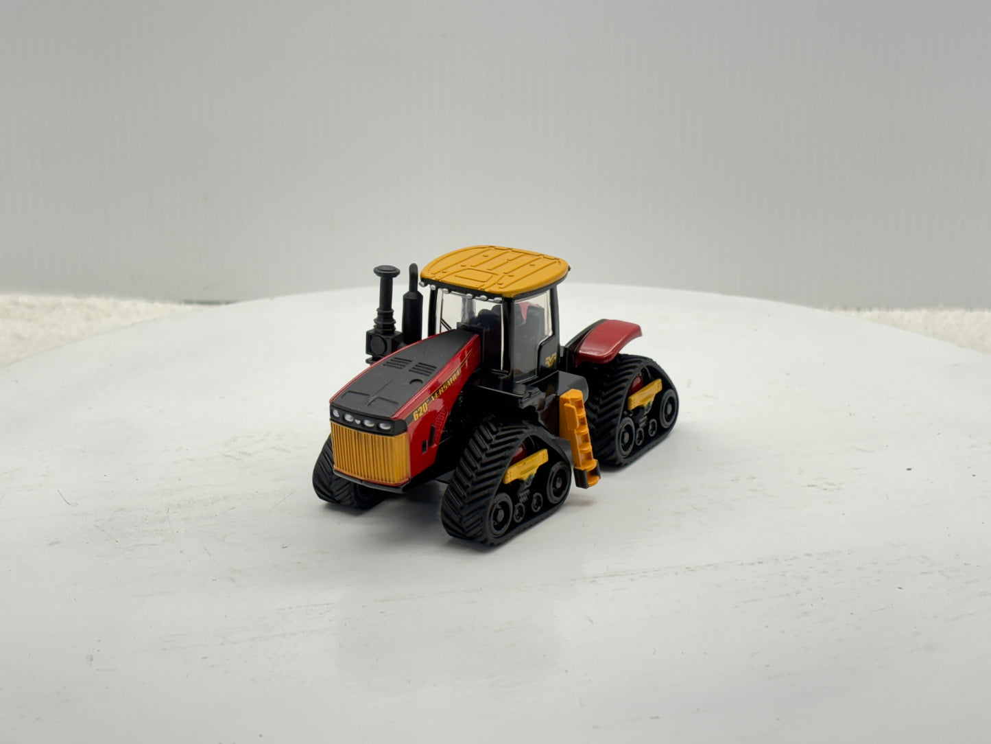 1/64 Versatile 620 DeltaTrak