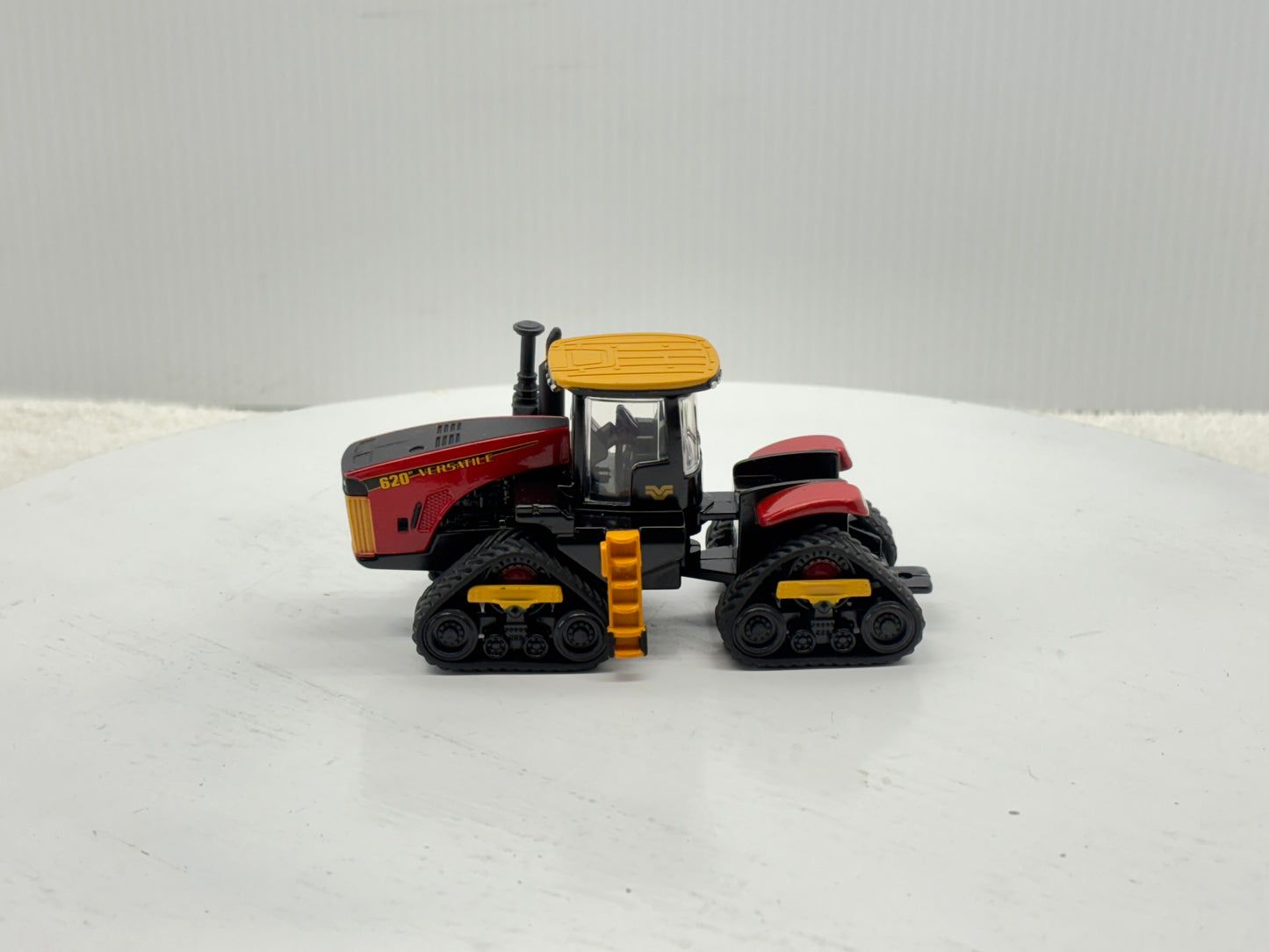 1/64 Versatile 620 DeltaTrak