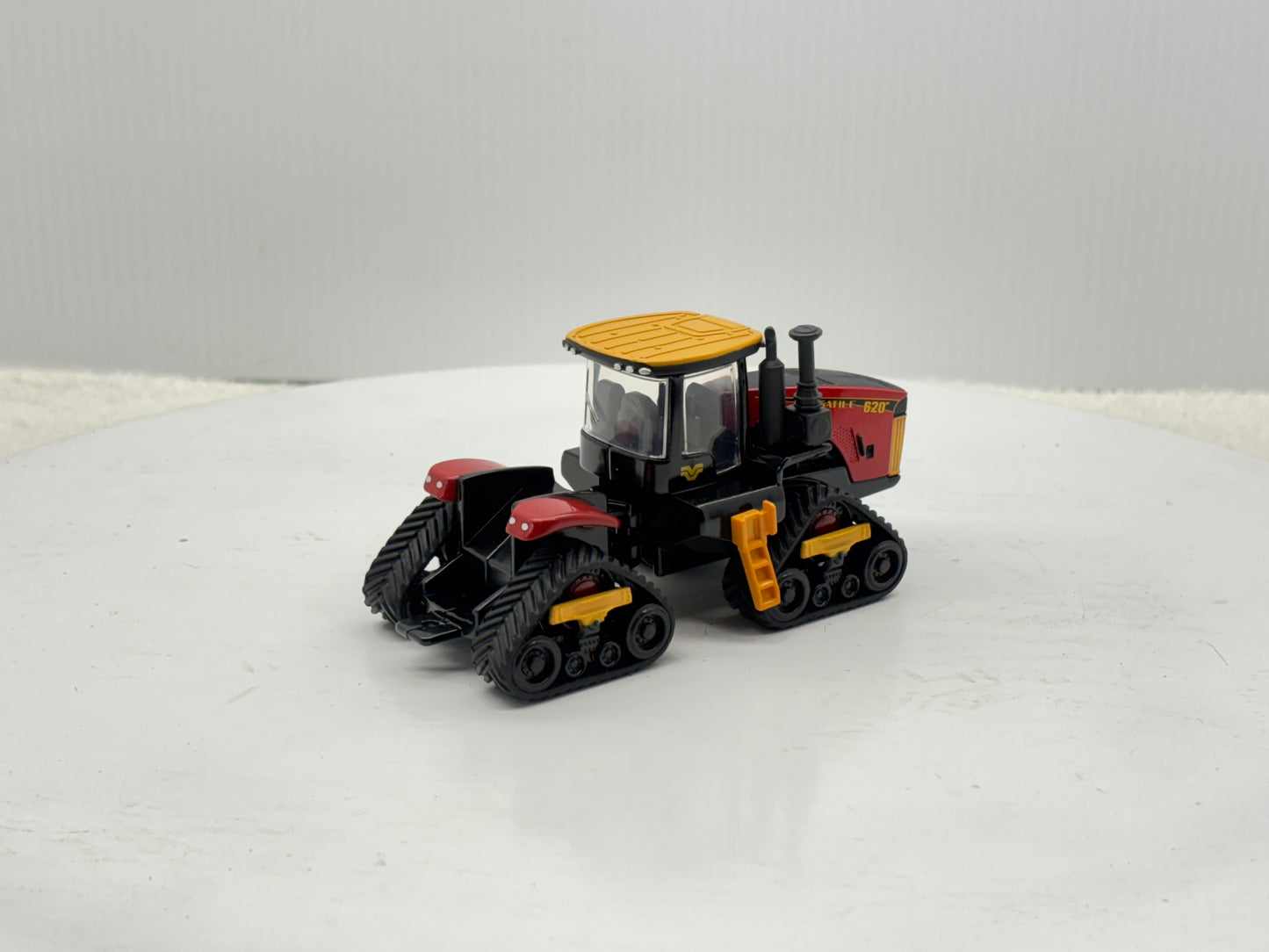 1/64 Versatile 620 DeltaTrak