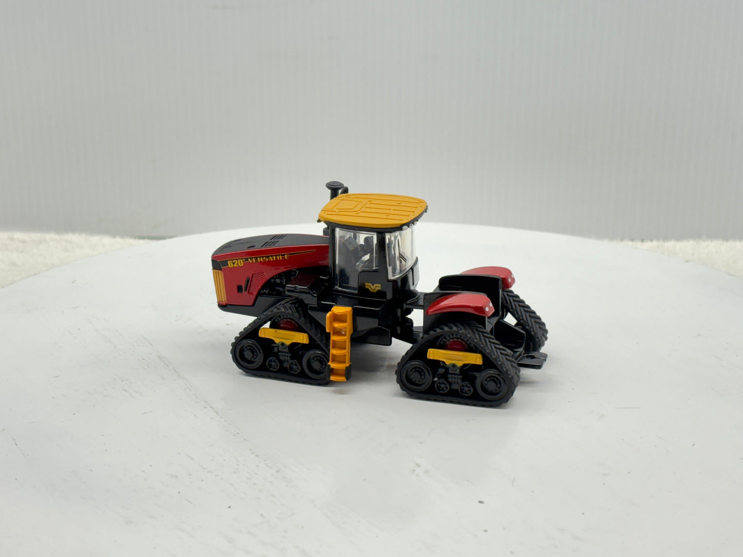 1/64 Versatile 620 DeltaTrak