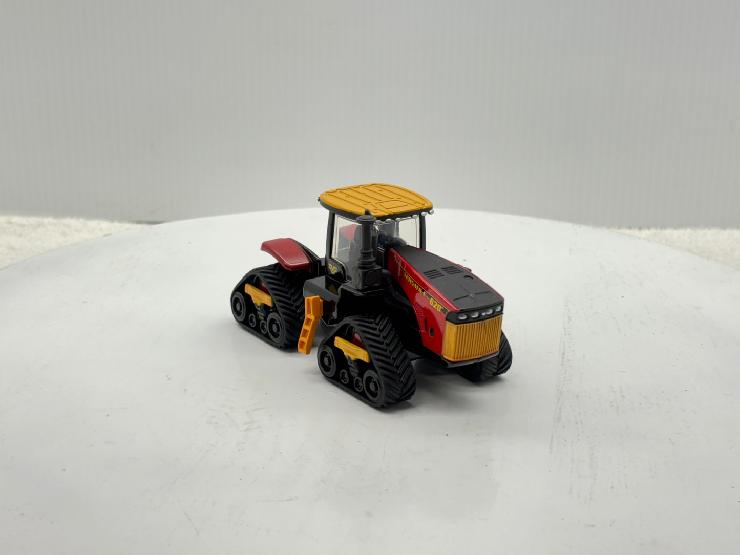 1/64 Versatile 620 DeltaTrak