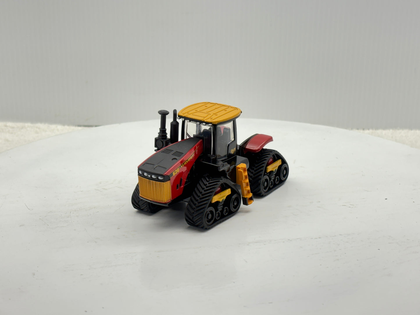 1/64 Versatile 620 DeltaTrak