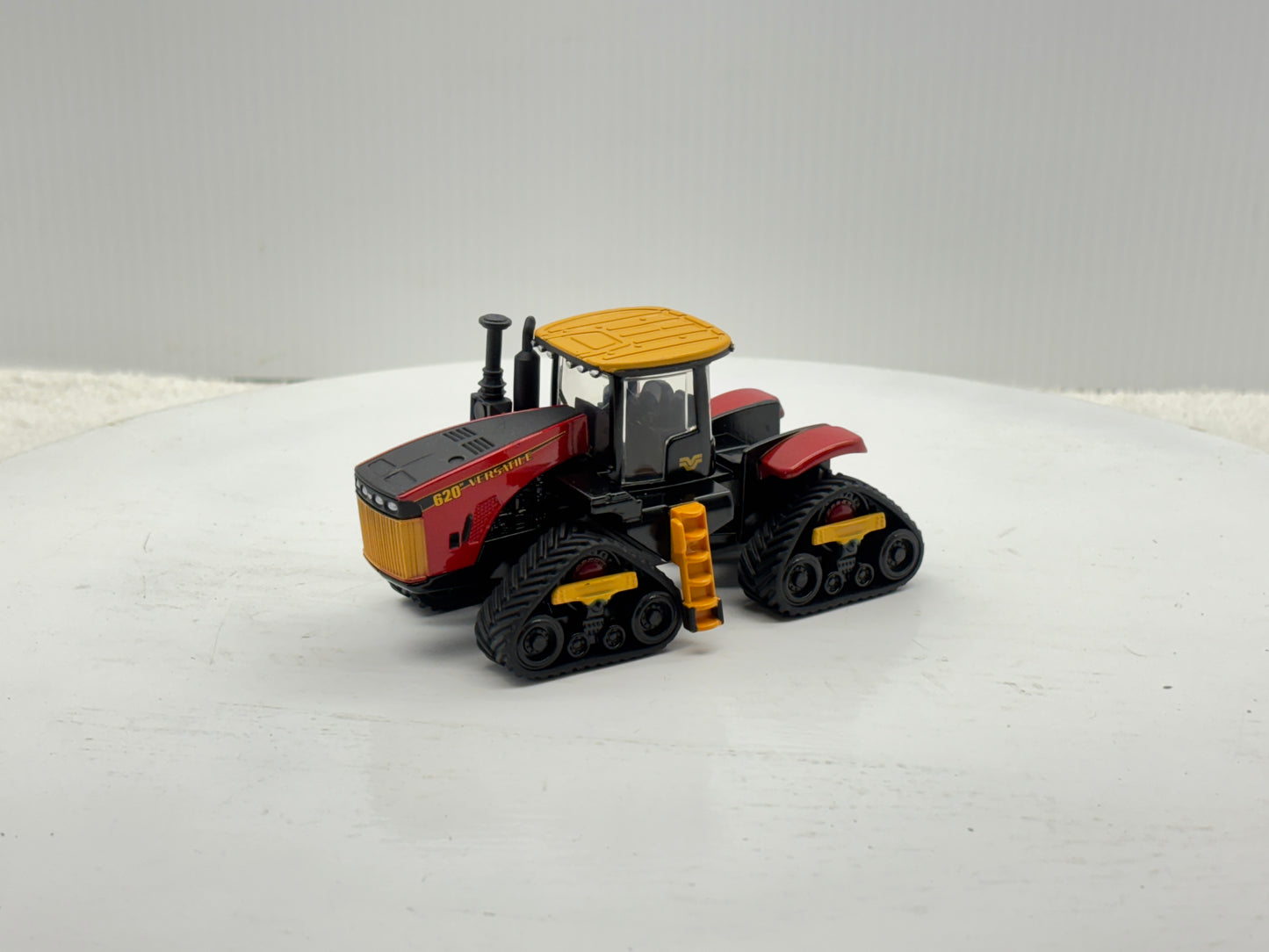 1/64 Versatile 620 DeltaTrak