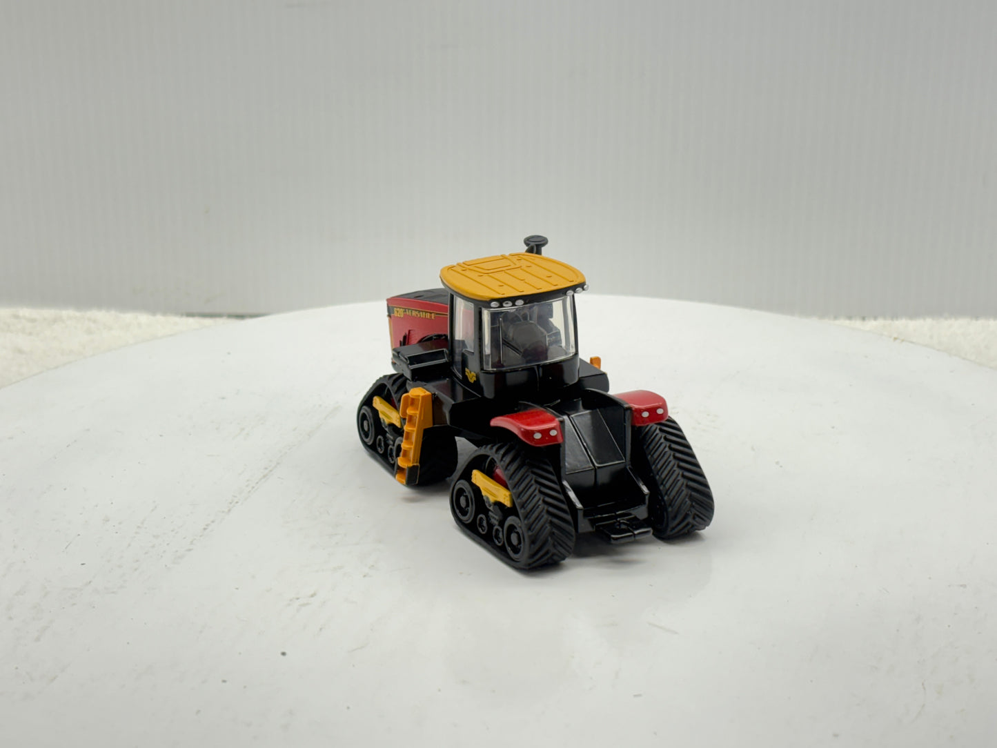 1/64 Versatile 620 DeltaTrak