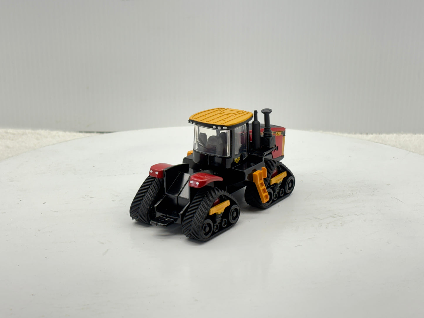 1/64 Versatile 620 DeltaTrak