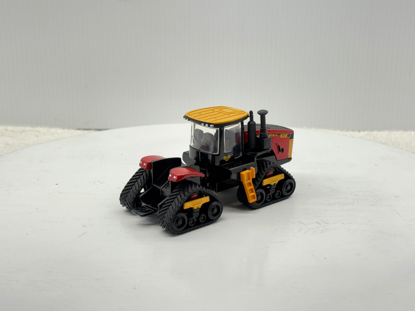 1/64 Versatile 620 DeltaTrak