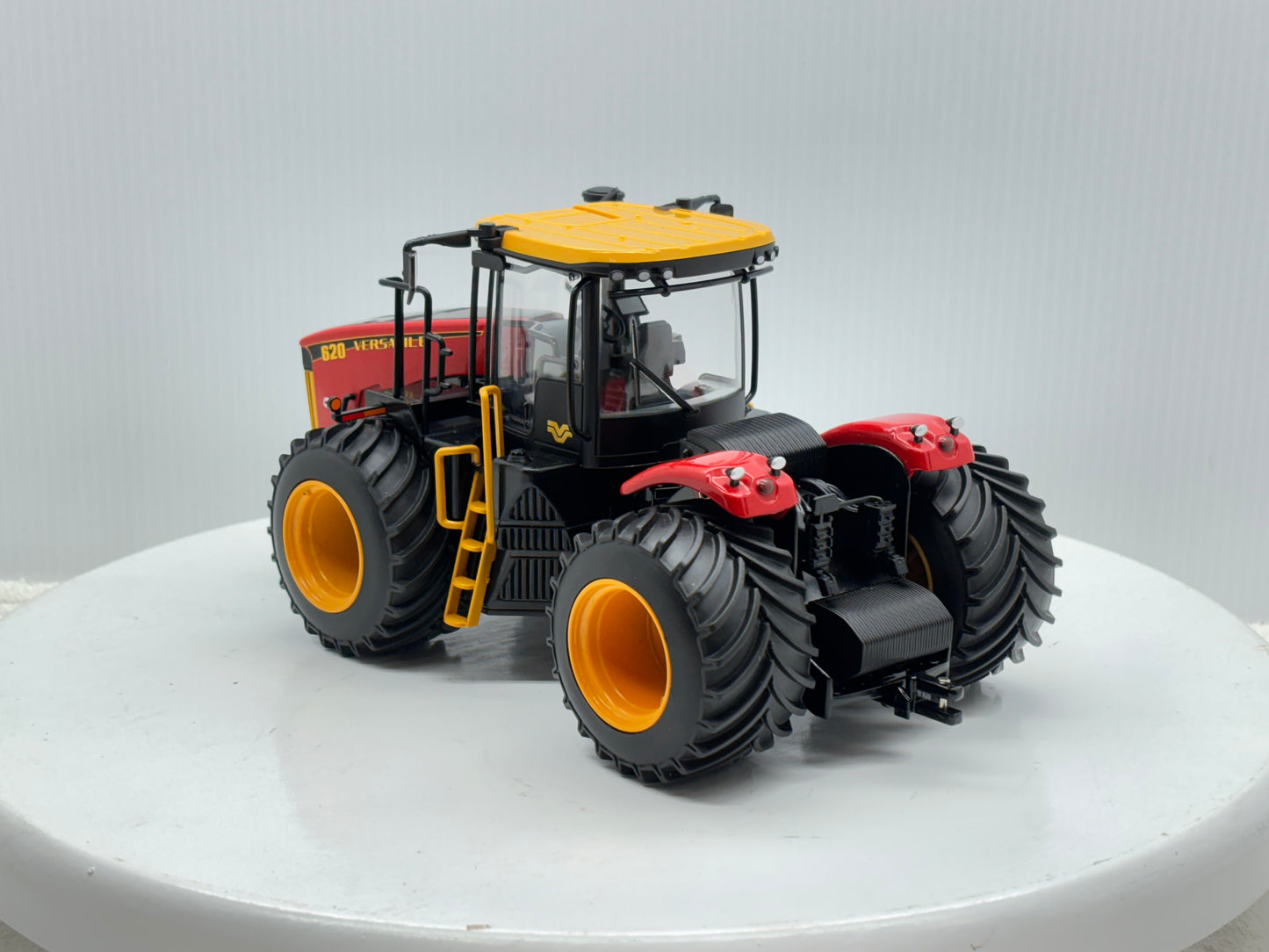 1/32 Versatile 620 LSW