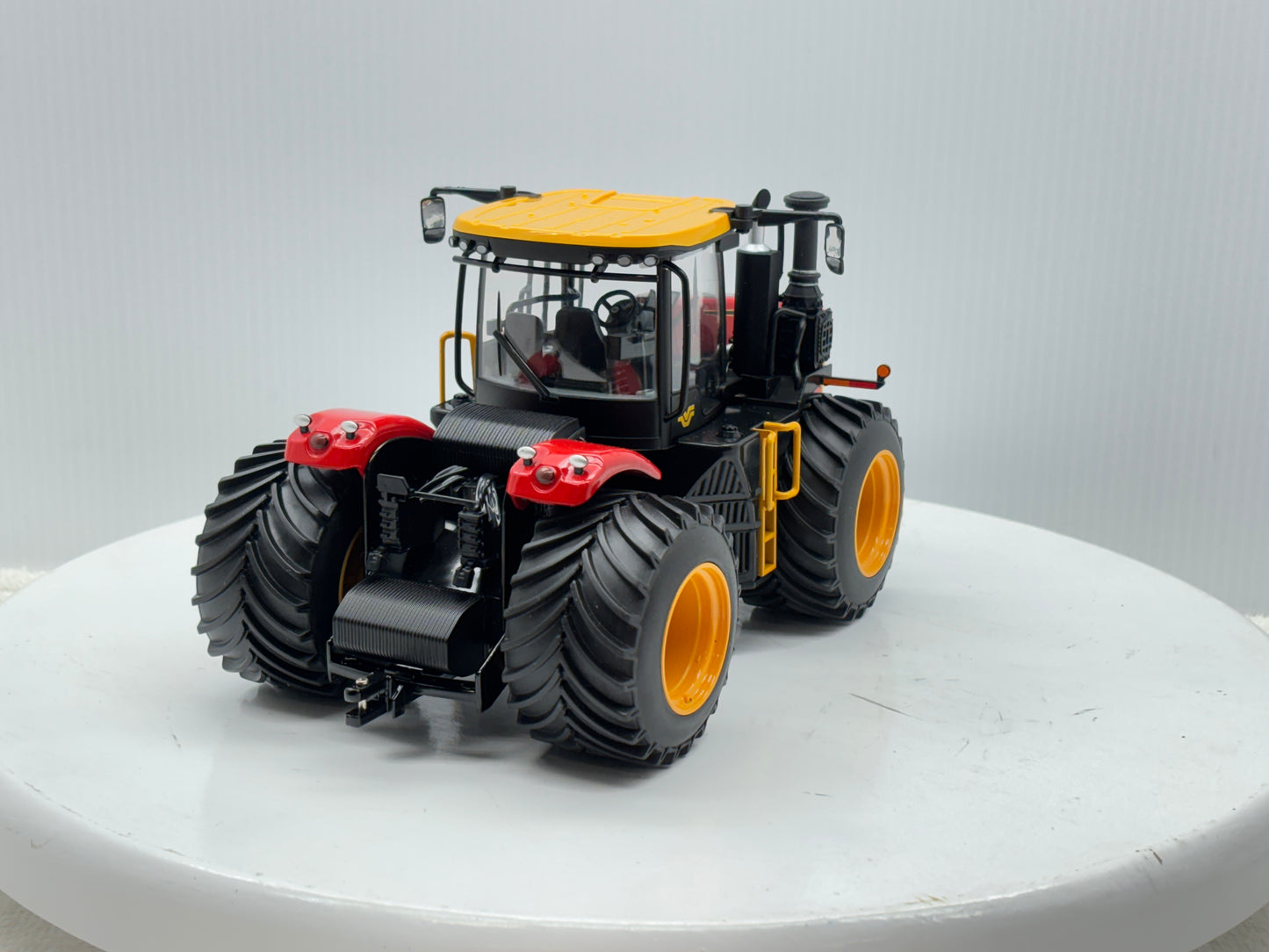 1/32 Versatile 620 LSW