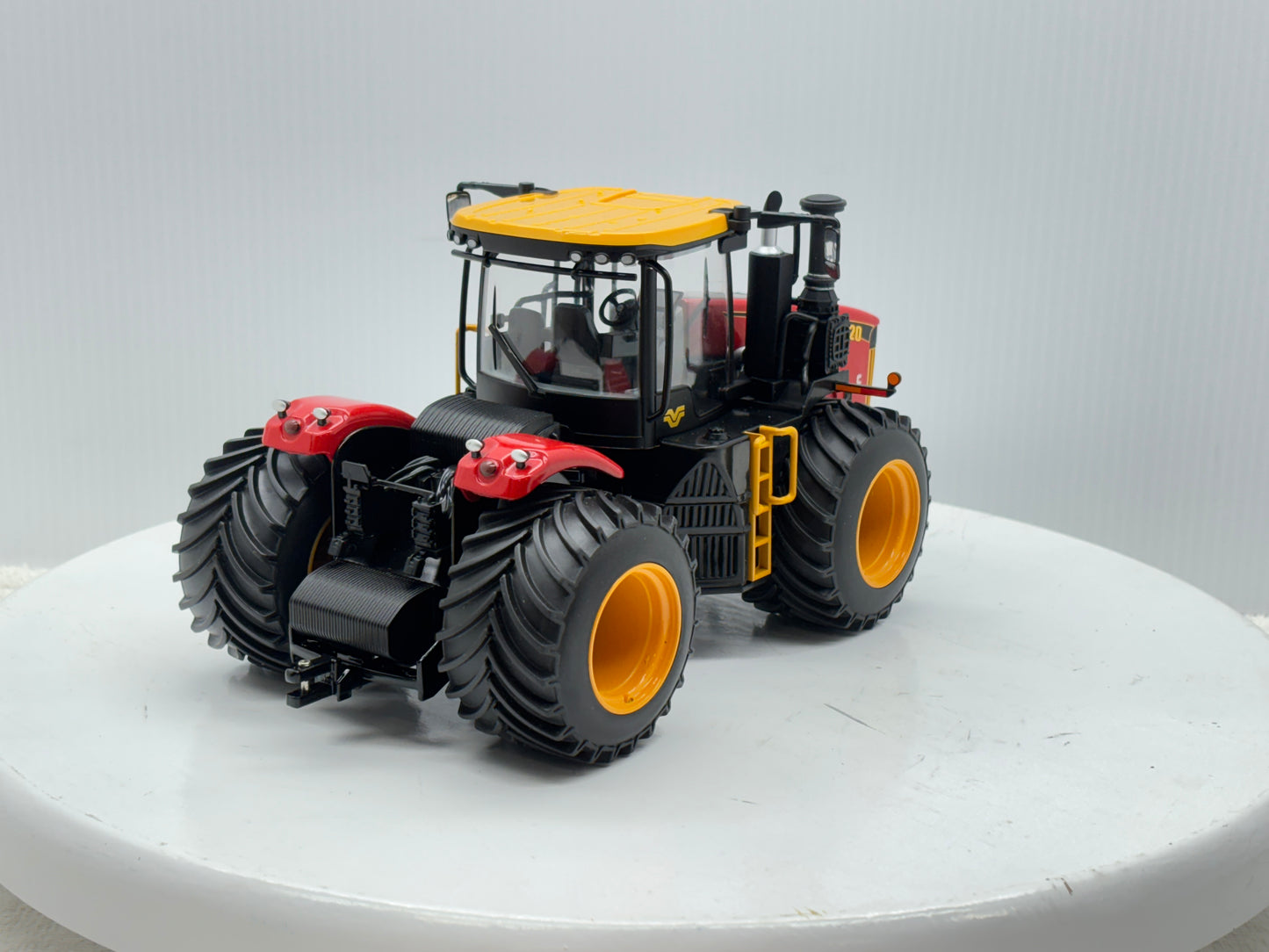 1/32 Versatile 620 LSW